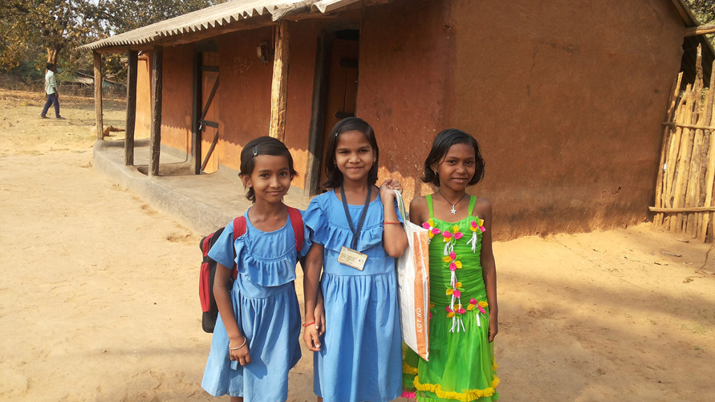 Schulstipendium für die Kinder verarmter Witwen (Foto: Ashakiran)